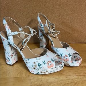 SAKS FIFTH AVENUE lace up heels size 9.5 white with floral